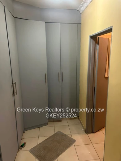 Zimre Park 4 beds to rent, in very good condition