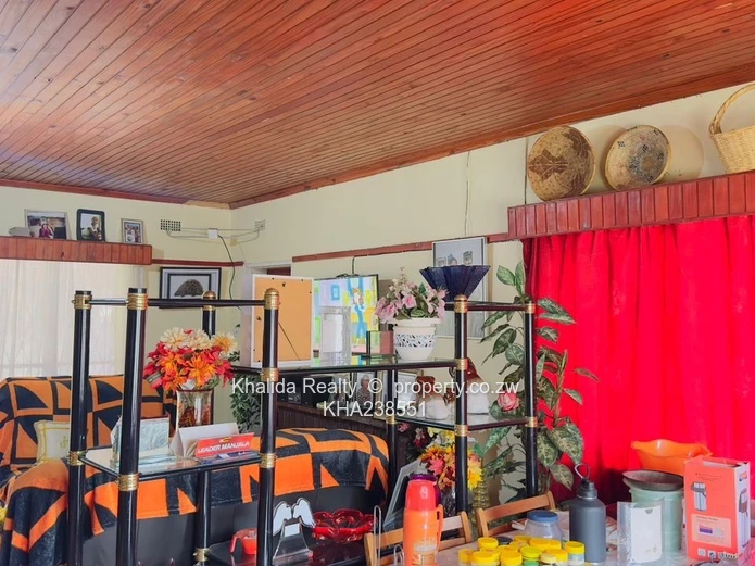 Marlborough Property With 3 Dwellings For Sale ?? Off Marlborough Drive. 