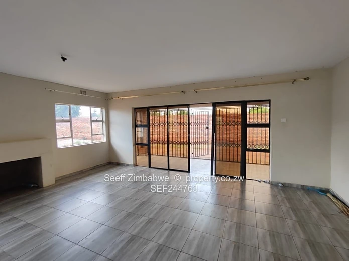 4 bed -House in Mahatshula