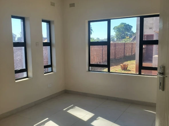 4 Bedroom Flat & Apartment
