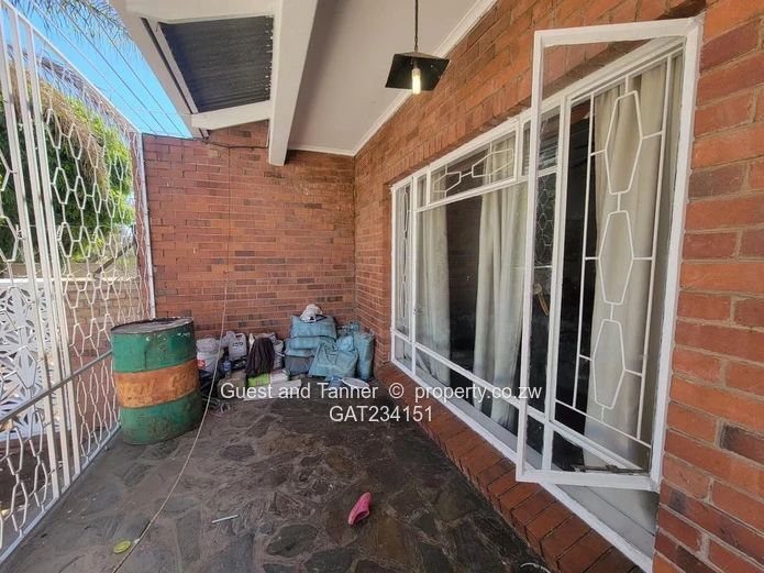 Charming 3-Bedroom House with Servants Quarters for sale in Paddonhurst near Bulawayo 