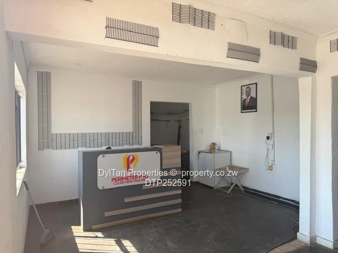 Road Frontage 80m² Pomona Office Space for Rent 