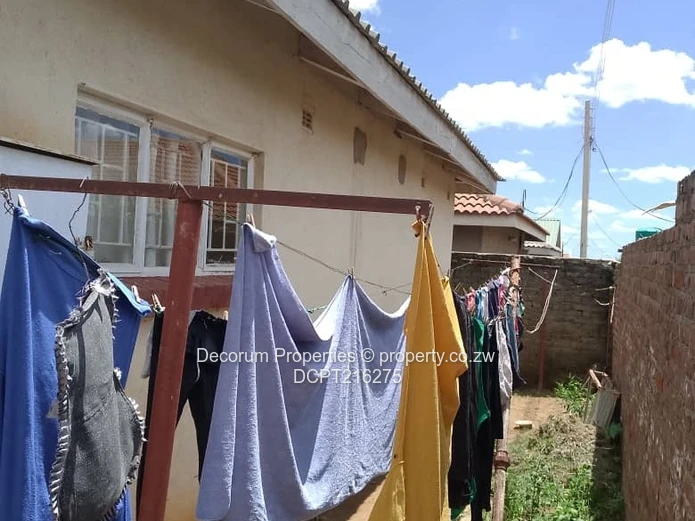 Charming 3-Bedroom Home in Damofalls with Modern Comforts