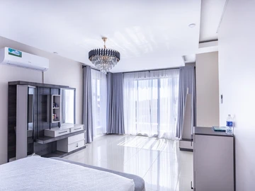 5 Bedroom House