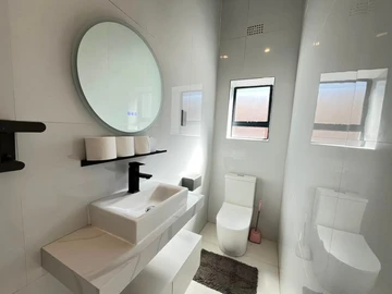 3 Bedroom Flat & Apartment