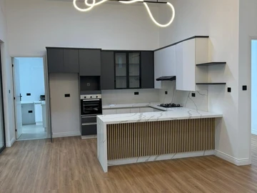 4 Bedroom Garden Flat