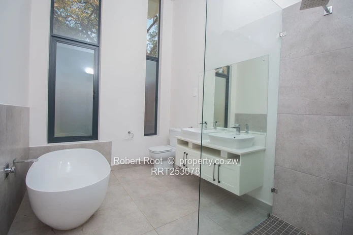 NEWLANDS - EXCEPTIONAL TOWNHOUSE (with Pool)