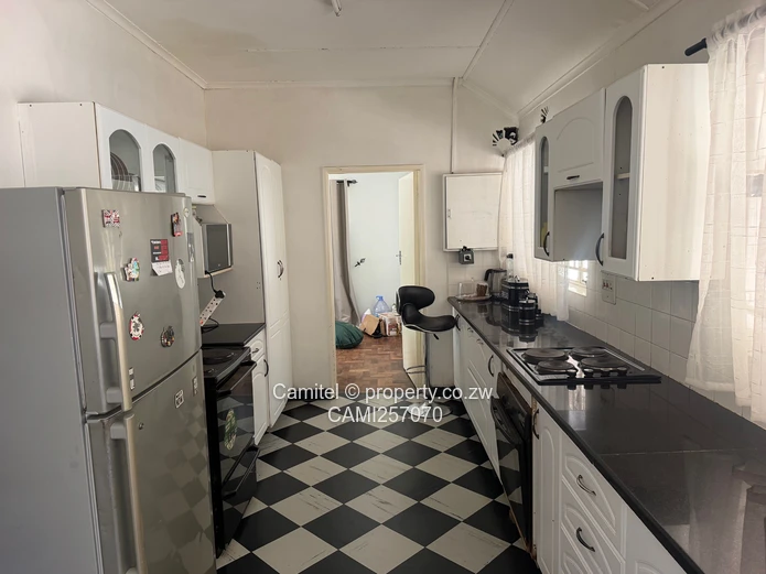 Chadcombe 3-Bed house with Chiremba road frontage can be used for commercial purposes 