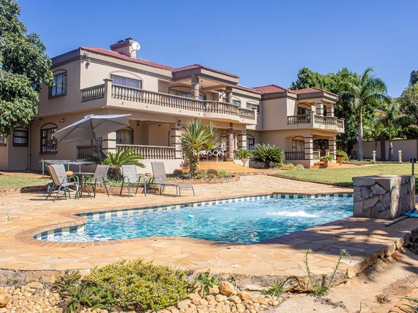 9 Bedroom House