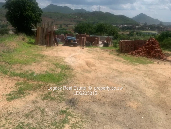 Mutare Darlington Commercial Stand For Sale.
