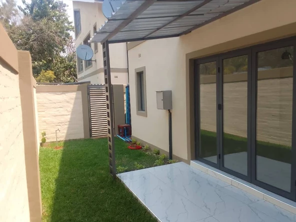 3 Bedroom Flat & Apartment