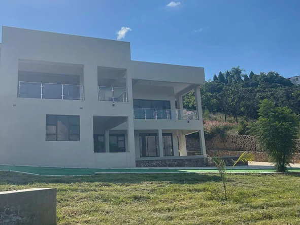 Luxurious 6-Bedroom Double-Story House for Sale in Glen Lorne 