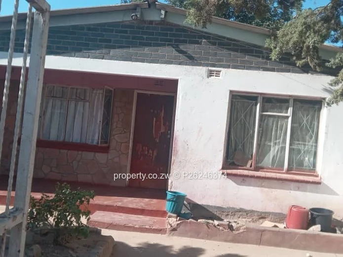 A 3 bedroomed house for sale in St Mary's Chitungwiza