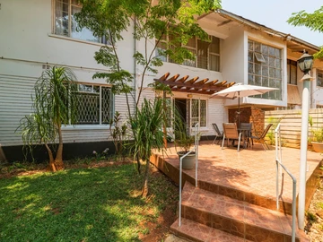 4 Bedroom Garden Flat