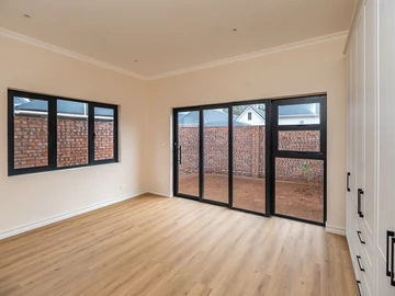 3 Bedroom Flat & Apartment