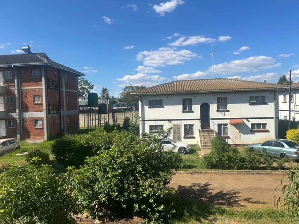 2 Bedroom Flat & Apartment