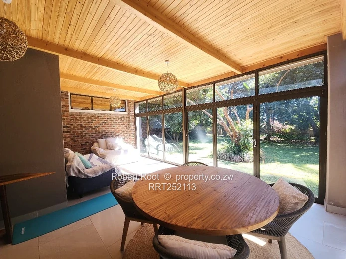  Spacious Family Home with Cottage in Mandara To Let