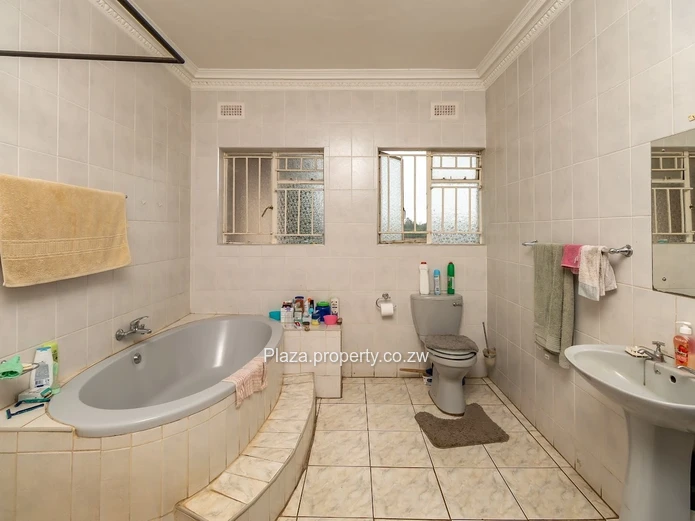 Classic Gunhill Family Home