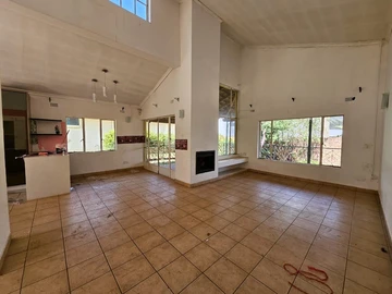 3 Bedroom Flat & Apartment