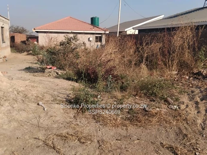 Prime 1000m2 stand for sale in Rockview