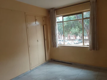 2 Bedroom Flat & Apartment