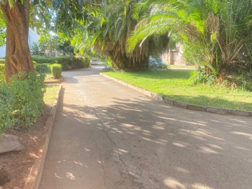 2 Bedroom Flat & Apartment