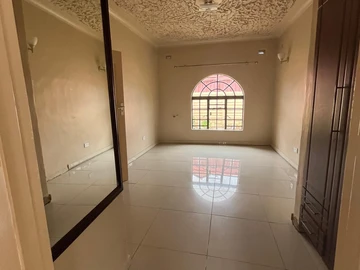 3 Bedroom Garden Flat