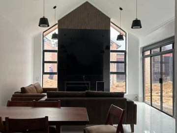 3 Bedroom Flat & Apartment