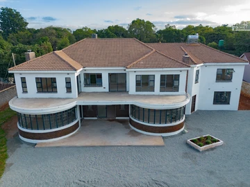 7 Bedroom House
