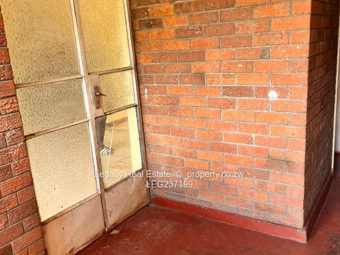 Value-For-Money 3-Bedroom Flat in Prospect,Down -Floor  Flat  in a Convinient Prospect Location