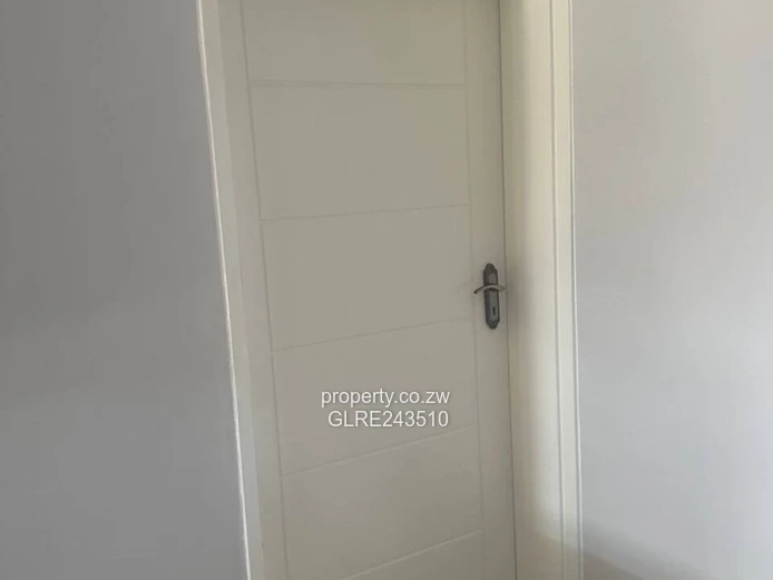 Marlborough 5-Bed Home with Spacious Garden & Borehole