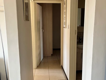 2 Bedroom Flat & Apartment