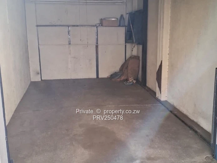 2-Bed Kensington Flat with Borehole
