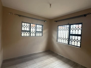 2 Bedroom Flat & Apartment