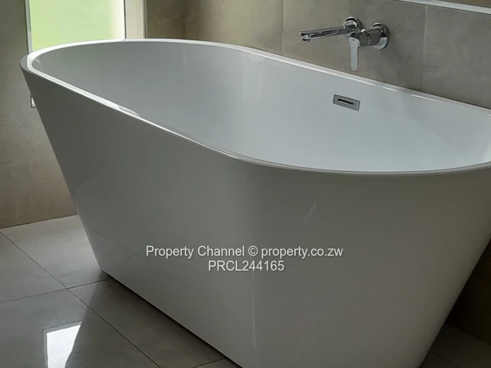 Spacious 3-Bed Mandara Home on 2000m² with Borehole