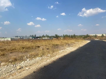 Commercial & Industrial Land