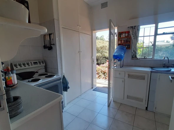 2 Bedroom Flat & Apartment