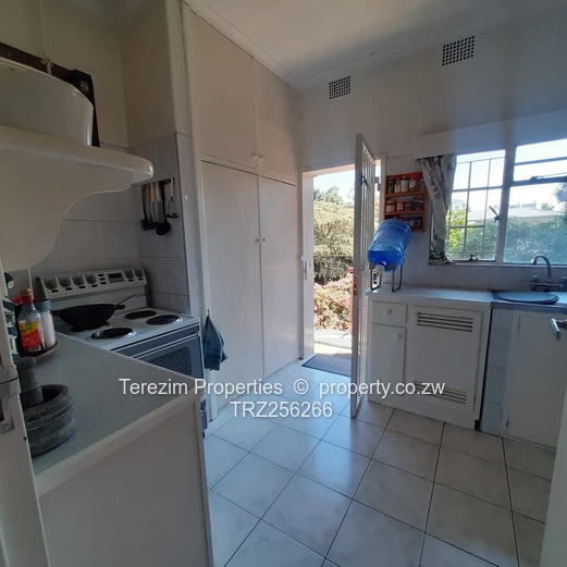 FULLY FURNISHED apartment to let in Avondale.
