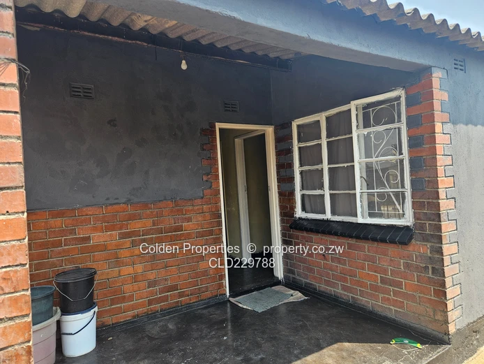 Neat 4-Bed Starter Home in Central Marondera - Gated Yard (Sole Mandate)