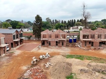 3 Bedroom Flat & Apartment