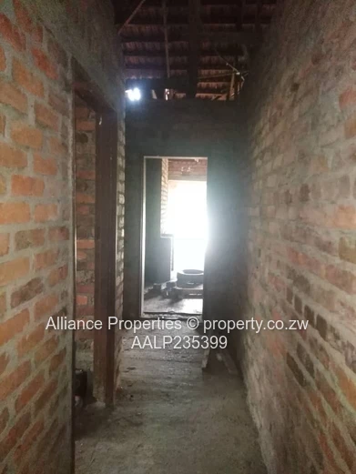 Premium Investment Canvas: Spacious 5-Bedroom Shell on 600sqm in Coveted Zimre Park