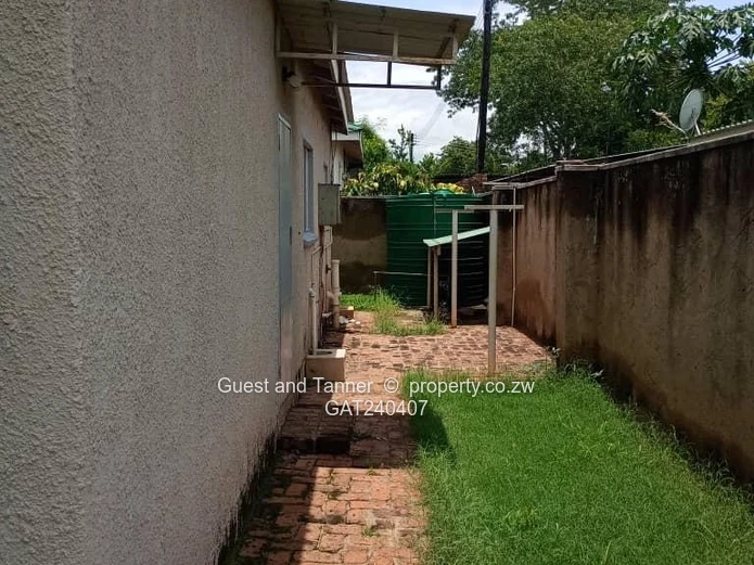 Low-Density Investment Opportunity on 2,100 sqm in Victoria Falls