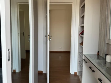 4 Bedroom Flat & Apartment