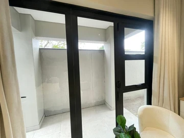 3 Bedroom Flat & Apartment