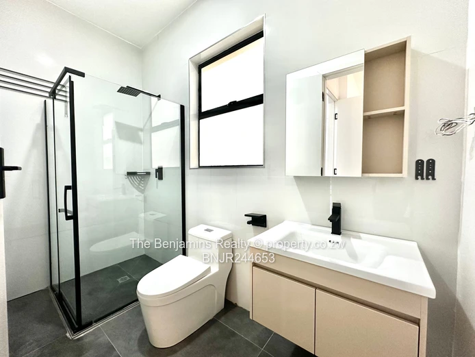 Modern 2-Bed Strathaven Duplex - Pool & Borehole