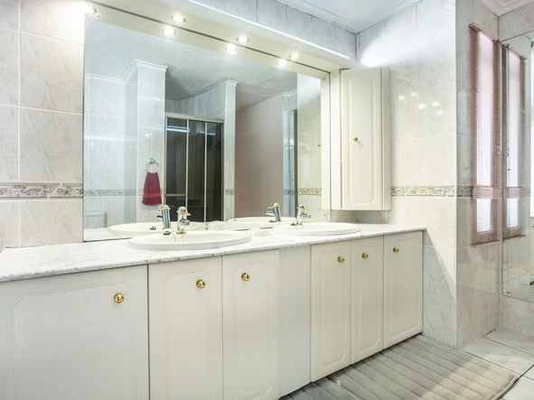 3 Bedroom Flat & Apartment