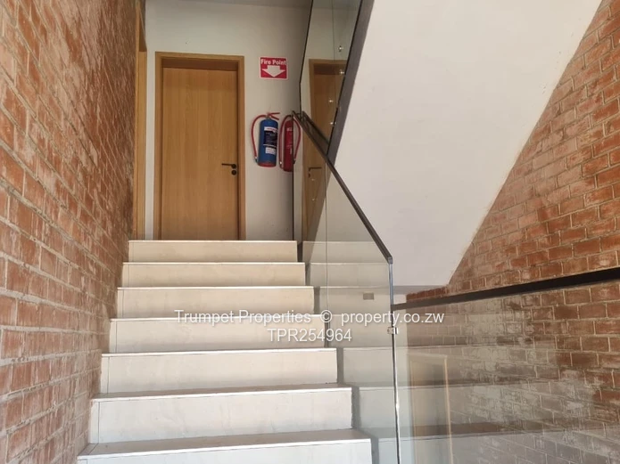 Stylish 2-Bed Glen Lorne Apt - Parquet, Brick Facade & Borehole