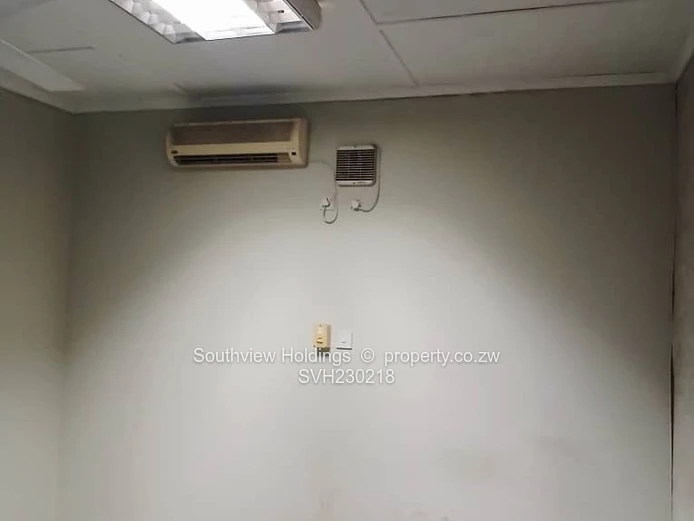 Single office to Let in Upper CBD. Rent US$220.00 per month.