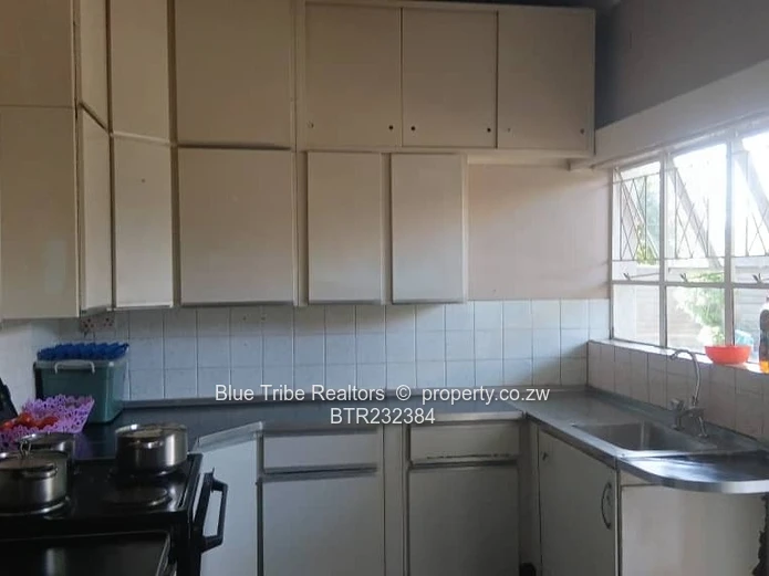 House for sale in Sunridge