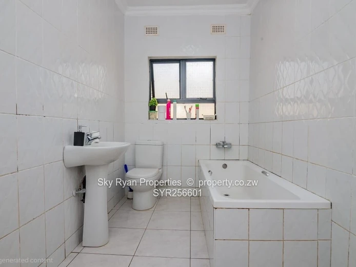 5-Bedroom Family Home For Sale - Madokero 